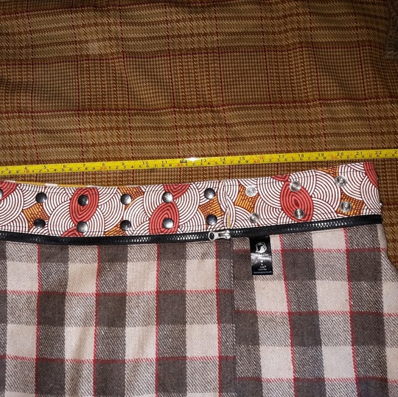 🌺REVERSIBLE TWEED Skirt - Picture 6 of 8